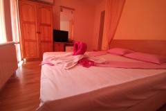 room1_768